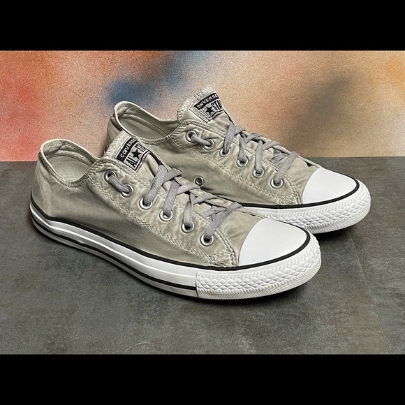 Converse All Star Low Cut Men’s Sneakers Size 8M